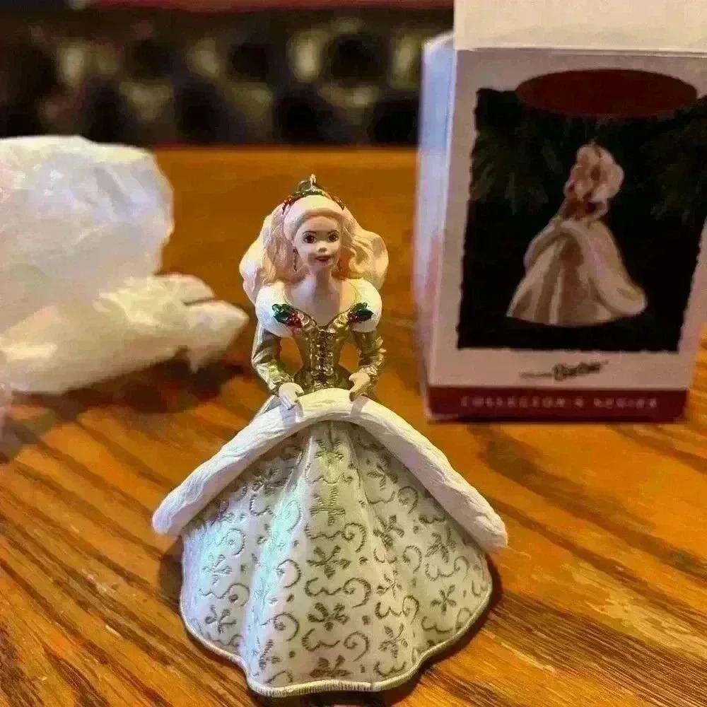 1994 Holiday Barbie Keepsake ornament. - Picture 3 of 6